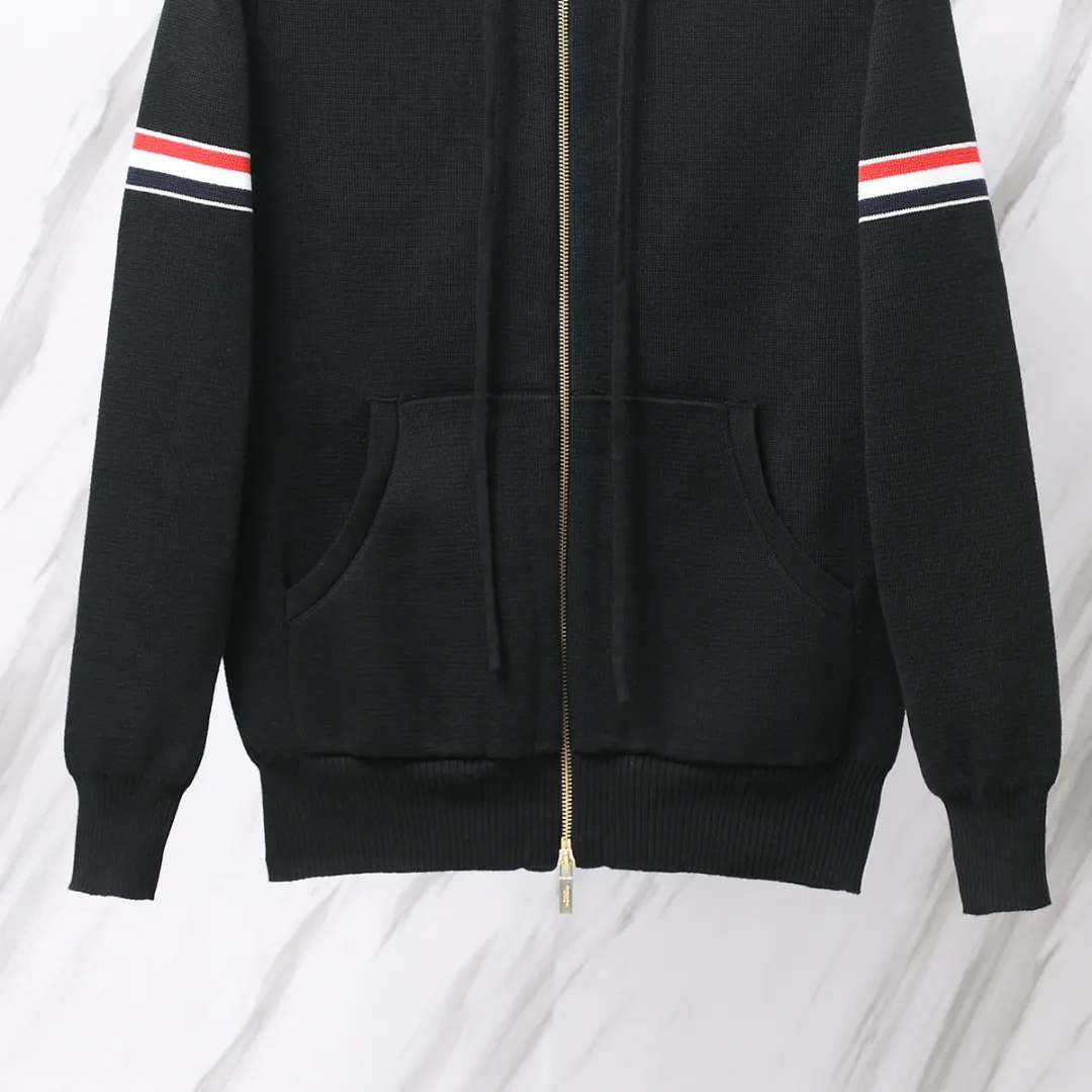 ：M 23（TB ） THOM BROWNE .TB TB Breathable Same Style ：White/Gray/Navy Blue/Black Size：1/2/3/4